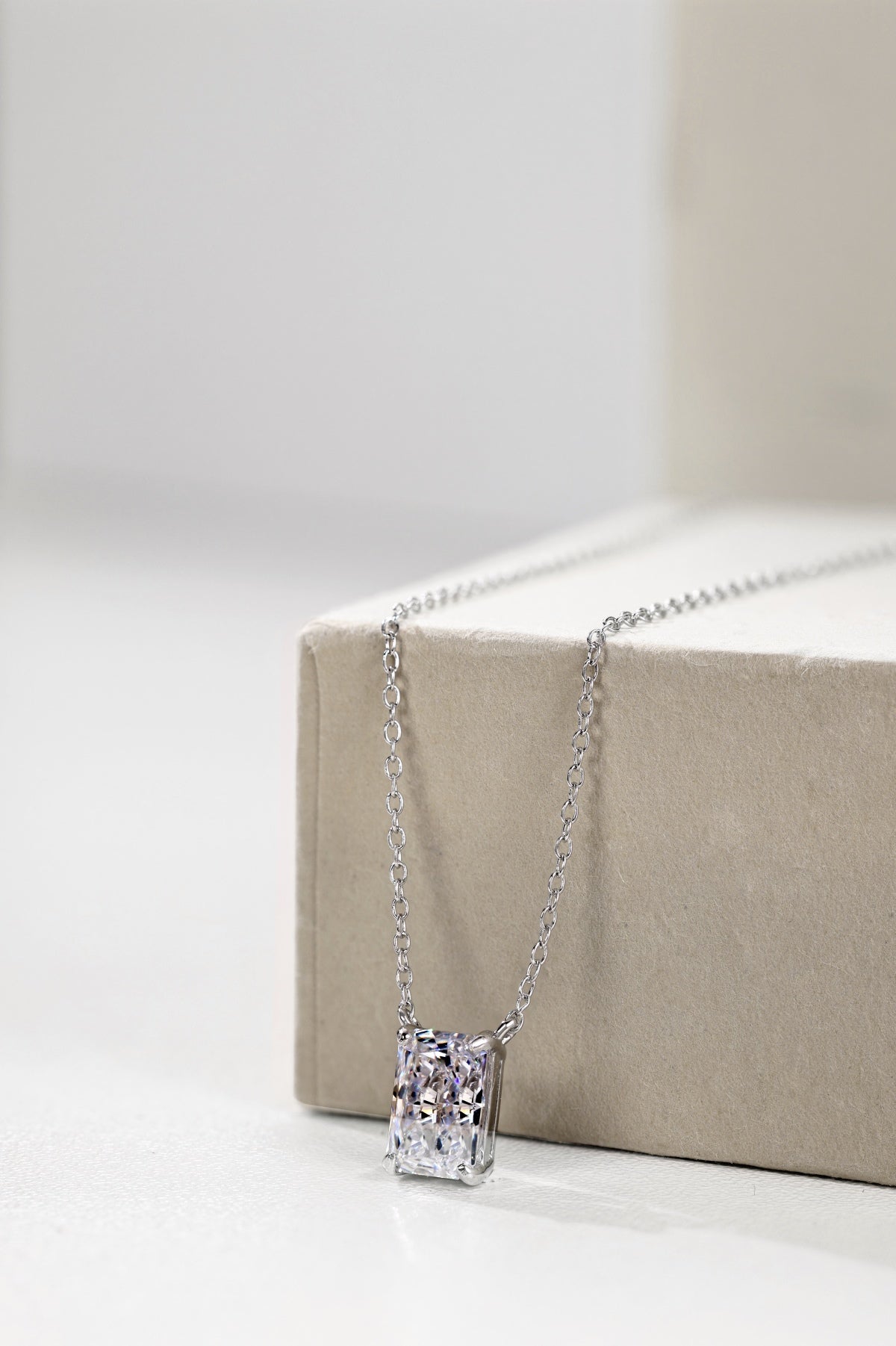 Colier Emerald-Cut Glow – Argint 925
